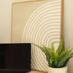 Modern Warmth Designed For Rest & Flow Apartament