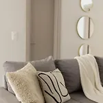 Modern Warmth Designed For Rest & Flow Apartament *