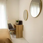 Apartament Modern Warmth Designed For Rest & Flow *