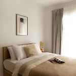 Modern Warmth Designed For Rest & Flow Apartament Salonic