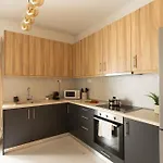 Modern Warmth Designed For Rest & Flow Apartament Salonic