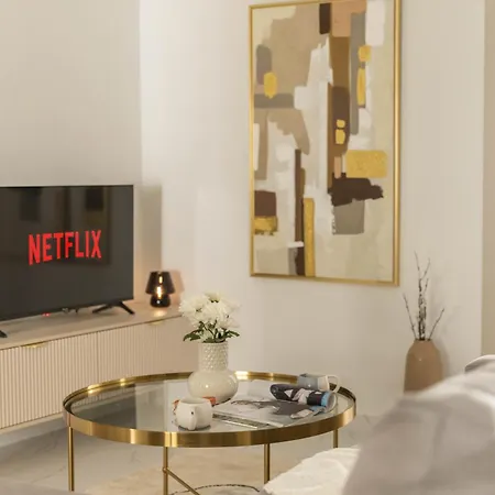 Modern Warmth Designed For Rest & Flow Apartment Thessaloniki