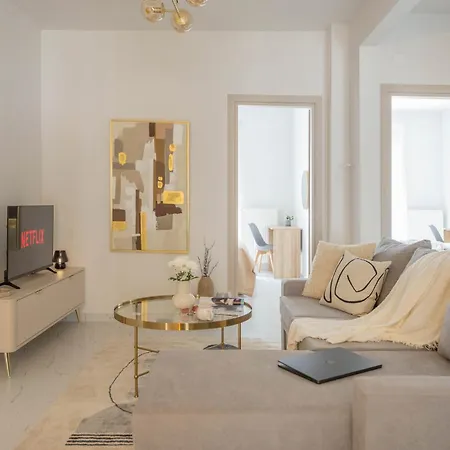 Modern Warmth Designed For Rest & Flow Appartement