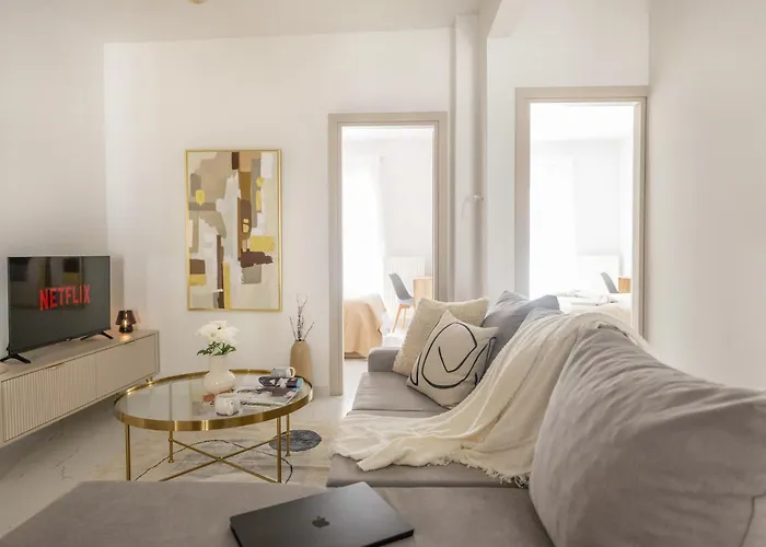Modern Warmth Designed For Rest & Flow Apartment *