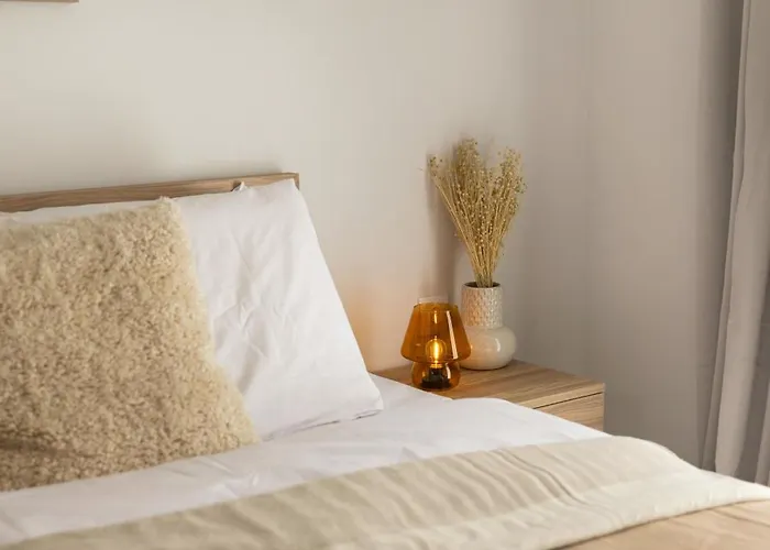 Apartment Modern Warmth Designed For Rest & Flow *