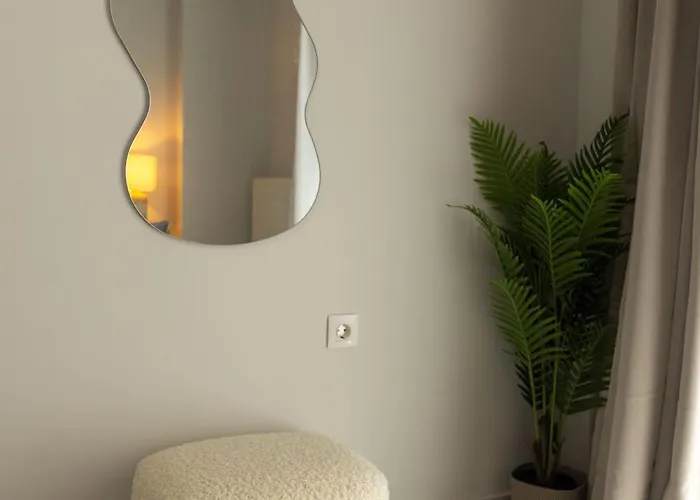 Modern Warmth Designed For Rest & Flow Apartment Thessaloniki