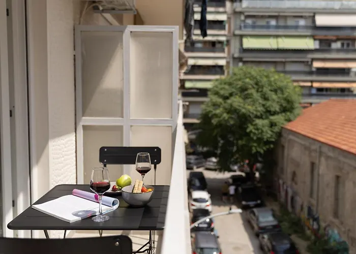 Modern Warmth Designed For Rest & Flow Apartment *