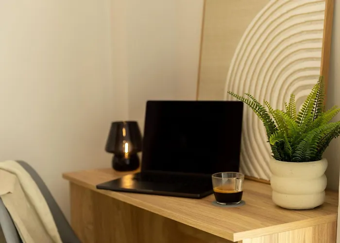 Modern Warmth Designed For Rest & Flow * Thessaloniki