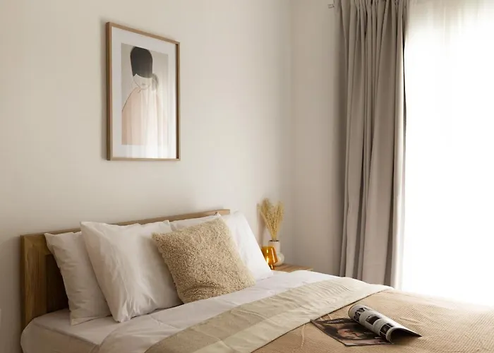Modern Warmth Designed For Rest & Flow Appartement Thessaloniki